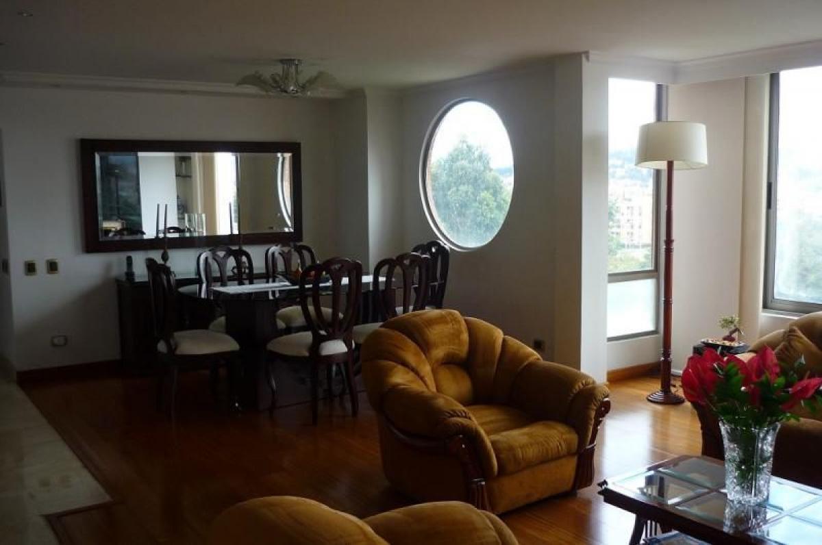 Casa de 3 dormitorios en Bogotá, Colombia No. 10316