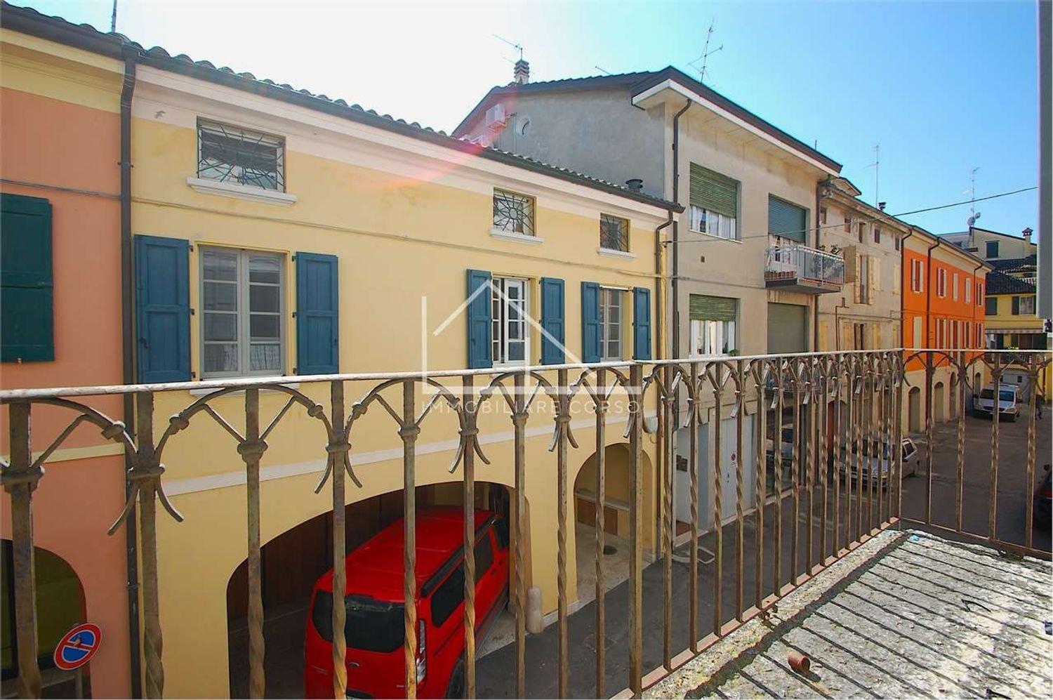 9 rooms House in Correggio, Italy No. 193191