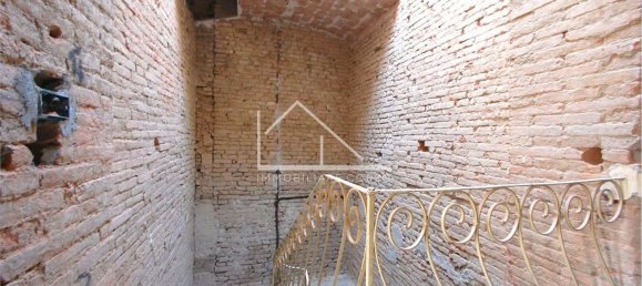 9 rooms House in Correggio, Italy No. 193191 14