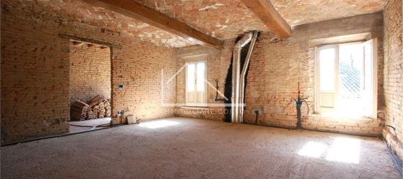 9 rooms House in Correggio, Italy No. 193191 11