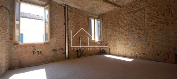 9 rooms House in Correggio, Italy No. 193191 5