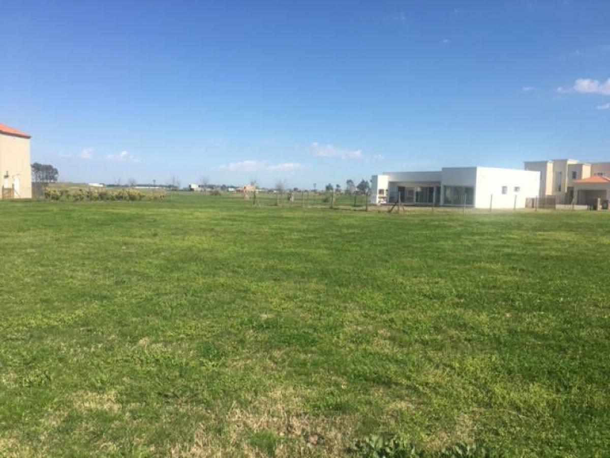  Land in Escobar, Argentina No. 114410