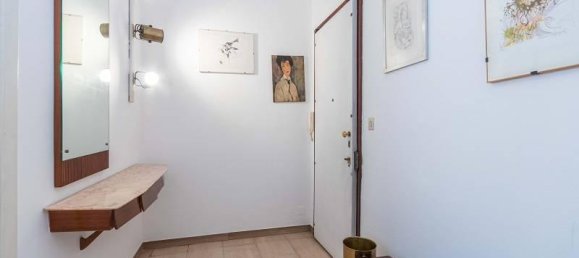 6 rooms Apartment in Turin, Italy No. 30103 2