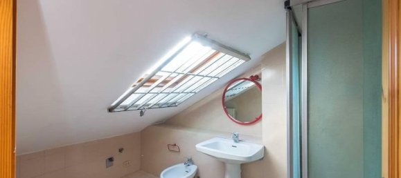 6 rooms Apartment in Turin, Italy No. 30103 4