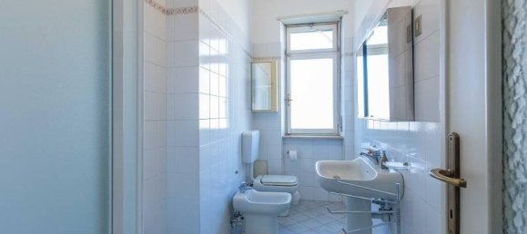 6 rooms Apartment in Turin, Italy No. 30103 5