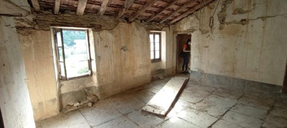 6 rooms House in Borghetto d'Arroscia, Italy No. 234859 3