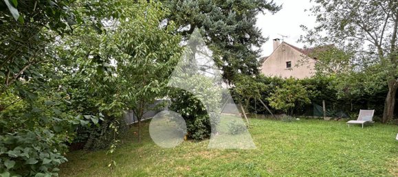 Casa de 4 dormitorios en Quincy-Voisins, France No. 298878 2