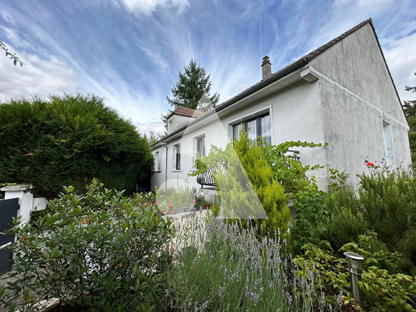 Casa de 4 dormitorios en Quincy-Voisins, France No. 298878