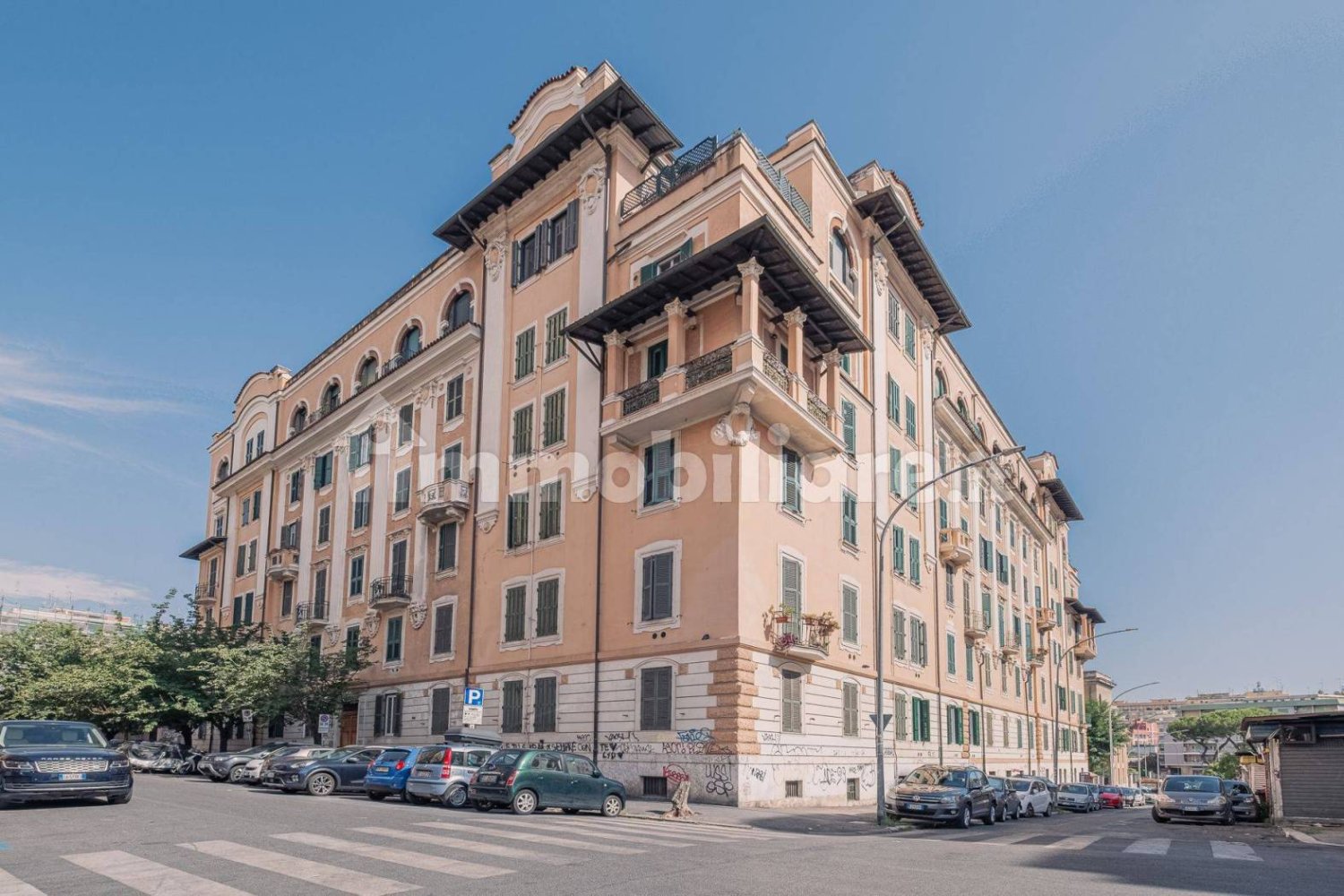 3 bedrooms Apartment in Rome, Italy No. 300945