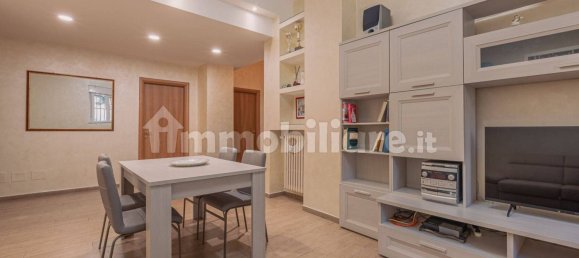 3 bedrooms Apartment in Rome, Italy No. 300945 8