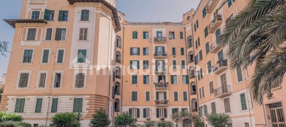 3 bedrooms Apartment in Rome, Italy No. 300945 3