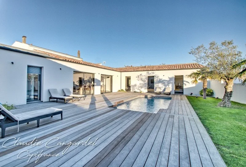 5 bedrooms House in Marsilly, France No. 333784