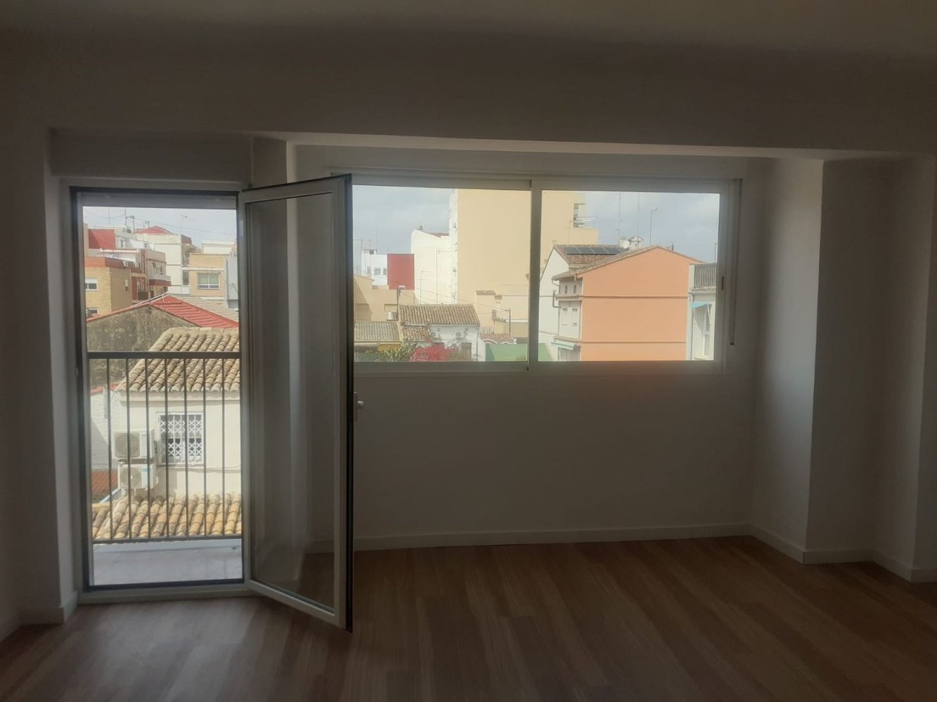 3 bedrooms Apartment in Valencia, Spain No. 145784