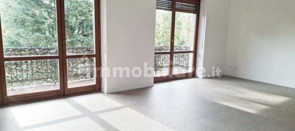 2 bedrooms Apartment in Turin, Italy No. 311475 2