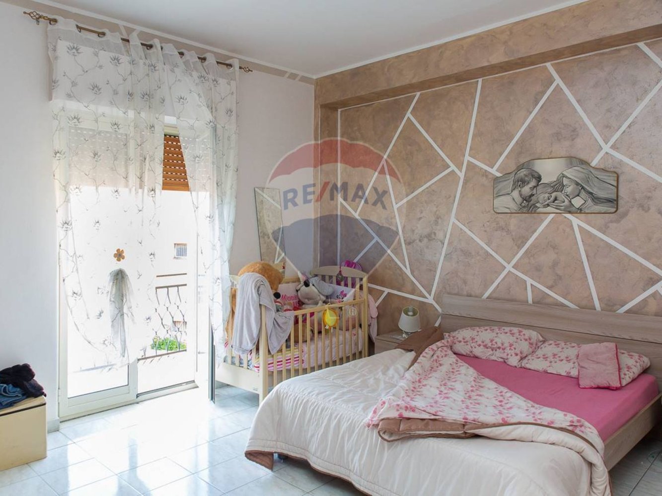 Apartamento de 5 dormitorios en Adrano, Italy No. 138873