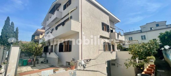 3 غرف نوم فيلا في Rome, Italy رقم 128175 36