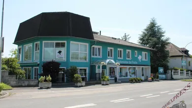 Casa de 16 habitaciónes en Fischamend, Austria No. 168360