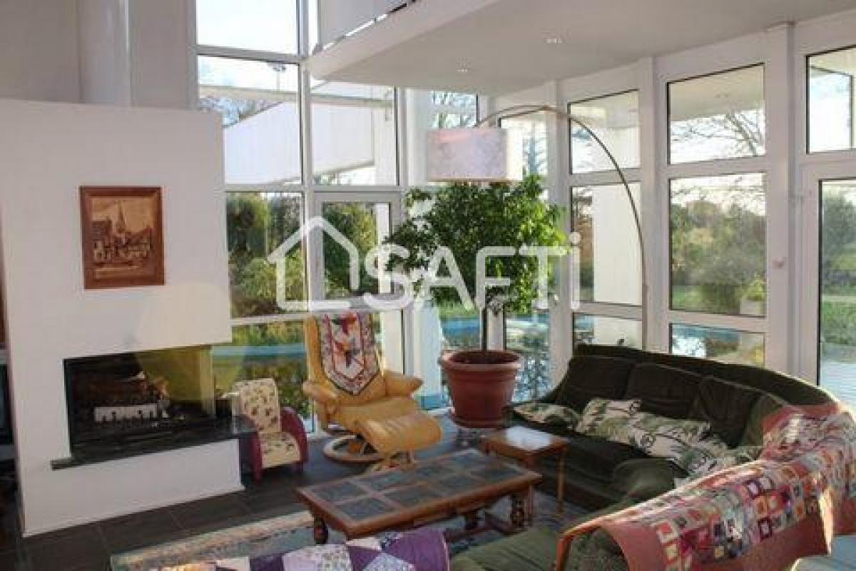 6 bedrooms House in Moulins, France No. 6447