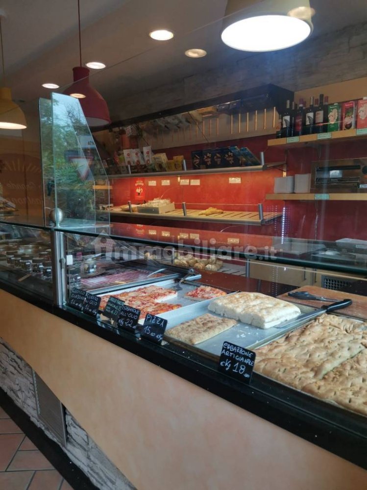 1 room Commercial property in Reggio Emilia, Italy No. 328537