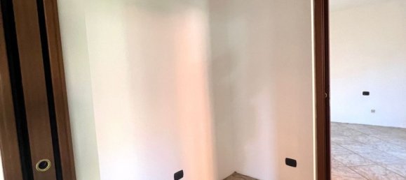 2 rooms Apartment in Binago, Italy No. 290124 14