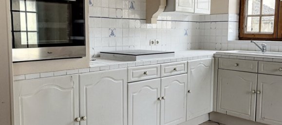 3 bedrooms House in Saint-Piat, France No. 235742 2