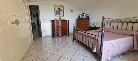 2 rooms Apartment in Ercolano, Italy No. 65791 5