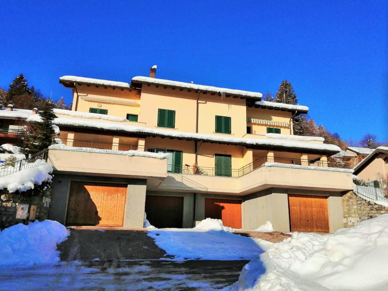 Квартира с 3 комнатами в Альта Валле Интельви, Италия № 72021