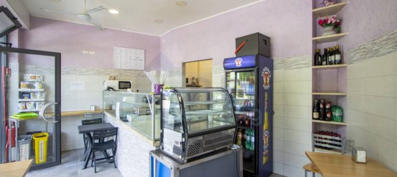 2 rooms Commercial property in Rome, Italy No. 50095 2