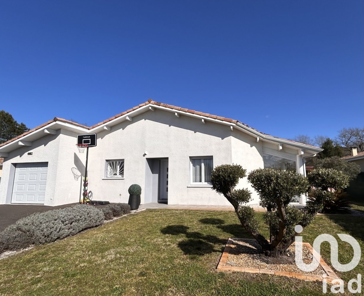 3 bedrooms House in Geloux, France No. 97145