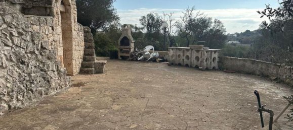 Вилла с 5 комнатами в Остуни, Италия № 29505 10