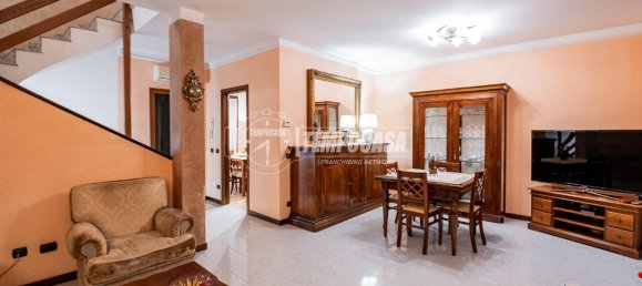 Дом с 4 комнатами в Таваццано кон Виллавеско, Италия № 152877 6