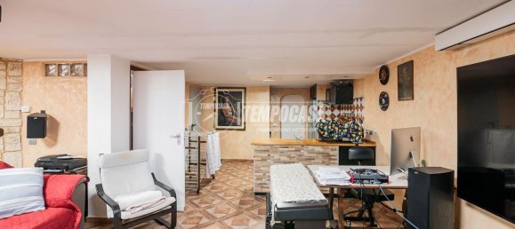 Дом с 4 комнатами в Таваццано кон Виллавеско, Италия № 152877 21