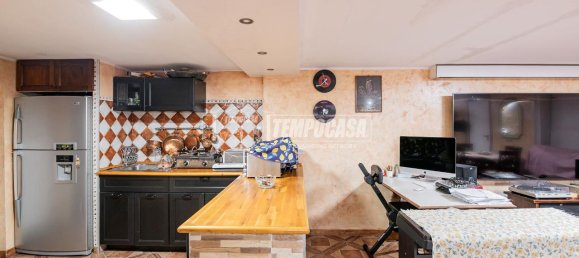 Дом с 4 комнатами в Таваццано кон Виллавеско, Италия № 152877 19