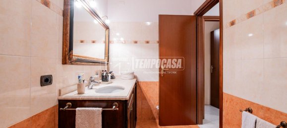 Дом с 4 комнатами в Таваццано кон Виллавеско, Италия № 152877 18