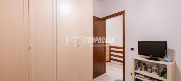 Дом с 4 комнатами в Таваццано кон Виллавеско, Италия № 152877 14