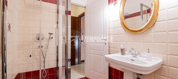 Дом с 4 комнатами в Таваццано кон Виллавеско, Италия № 152877 10