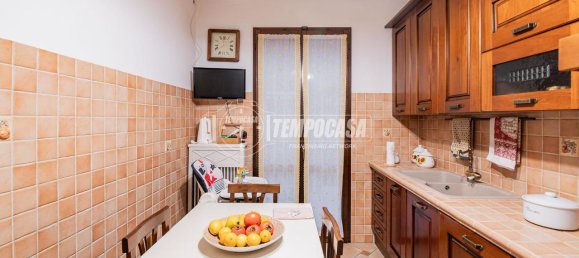 Дом с 4 комнатами в Таваццано кон Виллавеско, Италия № 152877 8