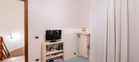 Дом с 4 комнатами в Таваццано кон Виллавеско, Италия № 152877 15