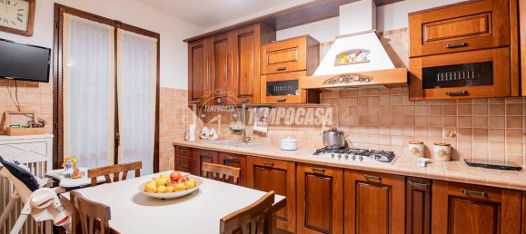 Дом с 4 комнатами в Таваццано кон Виллавеско, Италия № 152877 7