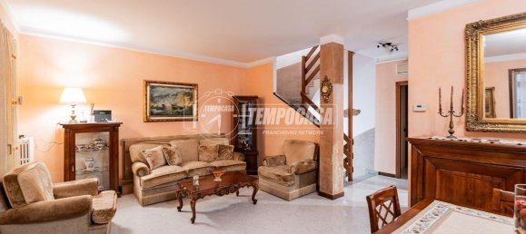 Дом с 4 комнатами в Таваццано кон Виллавеско, Италия № 152877 5