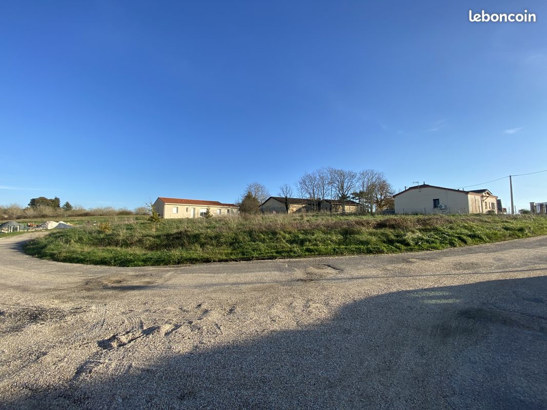  قطعة أرض في Lauzun, France 1297متر مربع رقم 112439