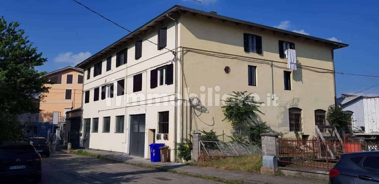 2 غرف نوم شقة في Collecchio, Italy رقم 23991