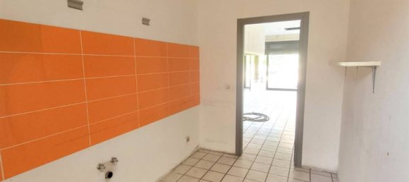 1 room Commercial property in San Giovanni la Punta, Italy No. 44192 6