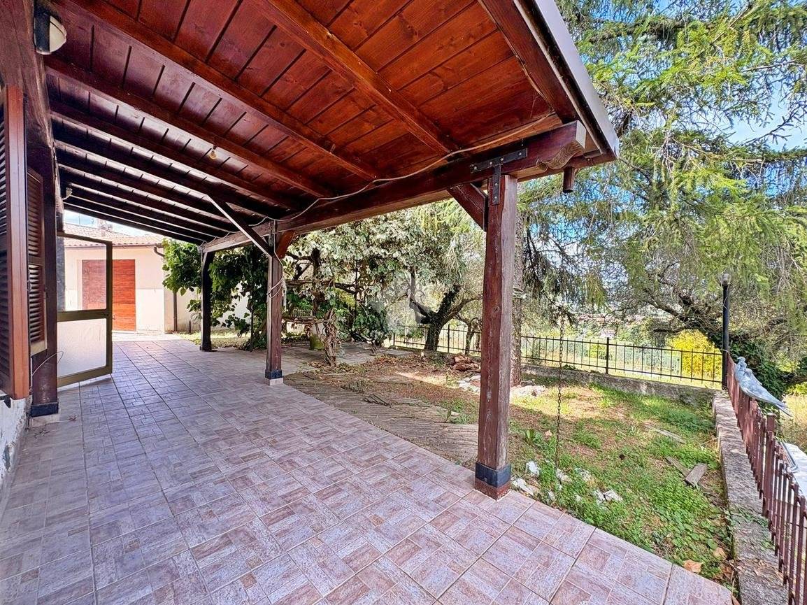 Casa de 4 dormitorios en Nocera Umbra, Italy No. 293138