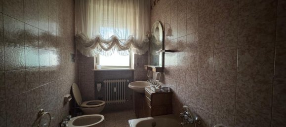 3 rooms Apartment in Vercelli, Italy No. 72390 7