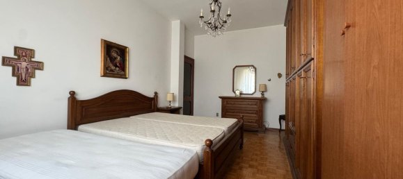 3 rooms Apartment in Vercelli, Italy No. 72390 4