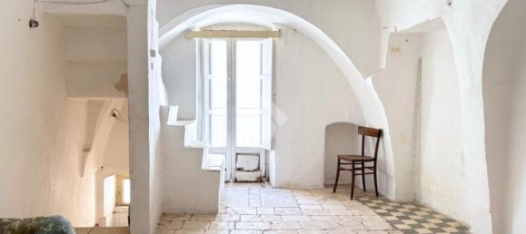 3 bedrooms House in Putignano, Italy No. 300028 22