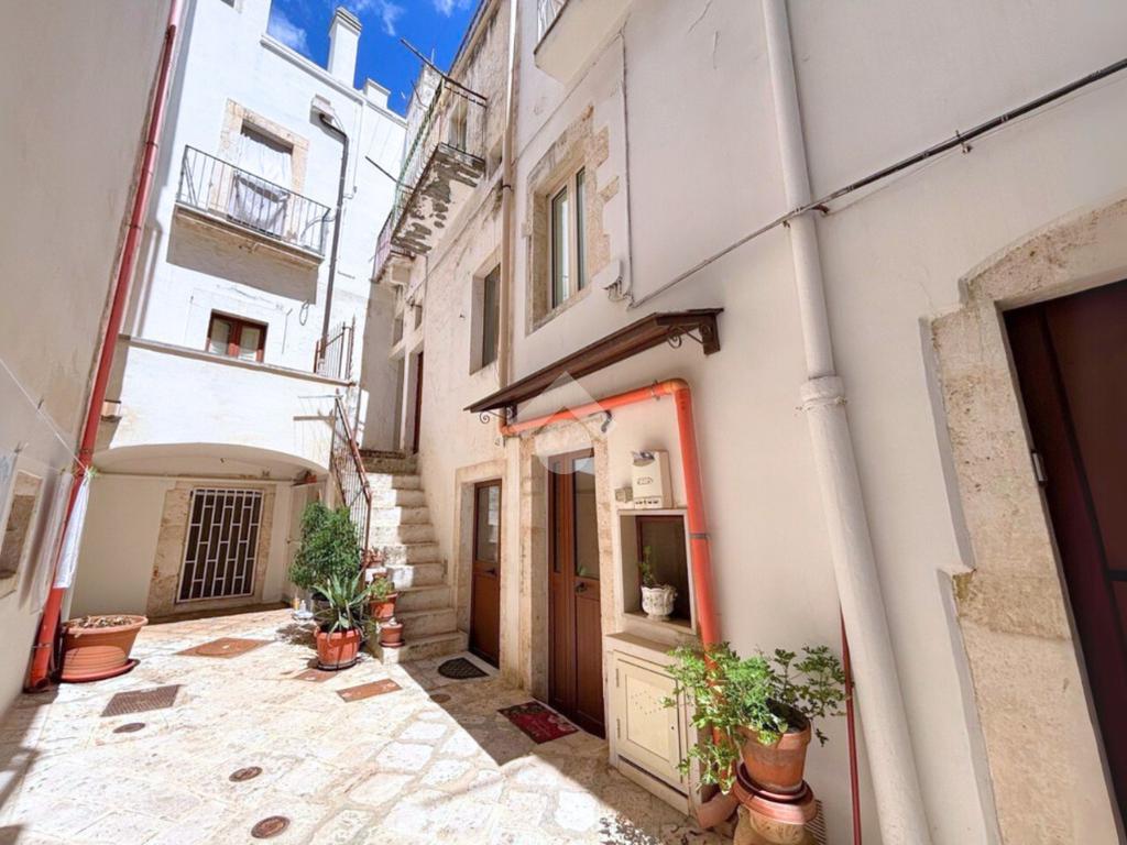 3 bedrooms House in Putignano, Italy No. 300028