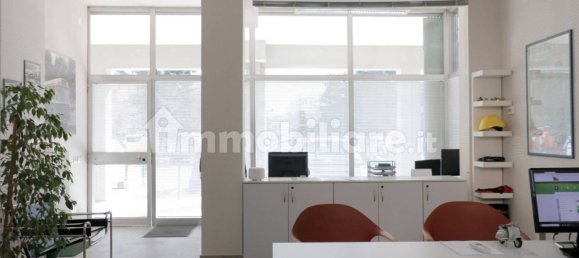 Propiedad comercial de 1 habitación en Reggio Emilia, Italy No. 123541 8