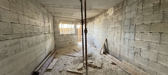 Мезонет с 3 спальнями в Гзира, Мальта № 1403 4